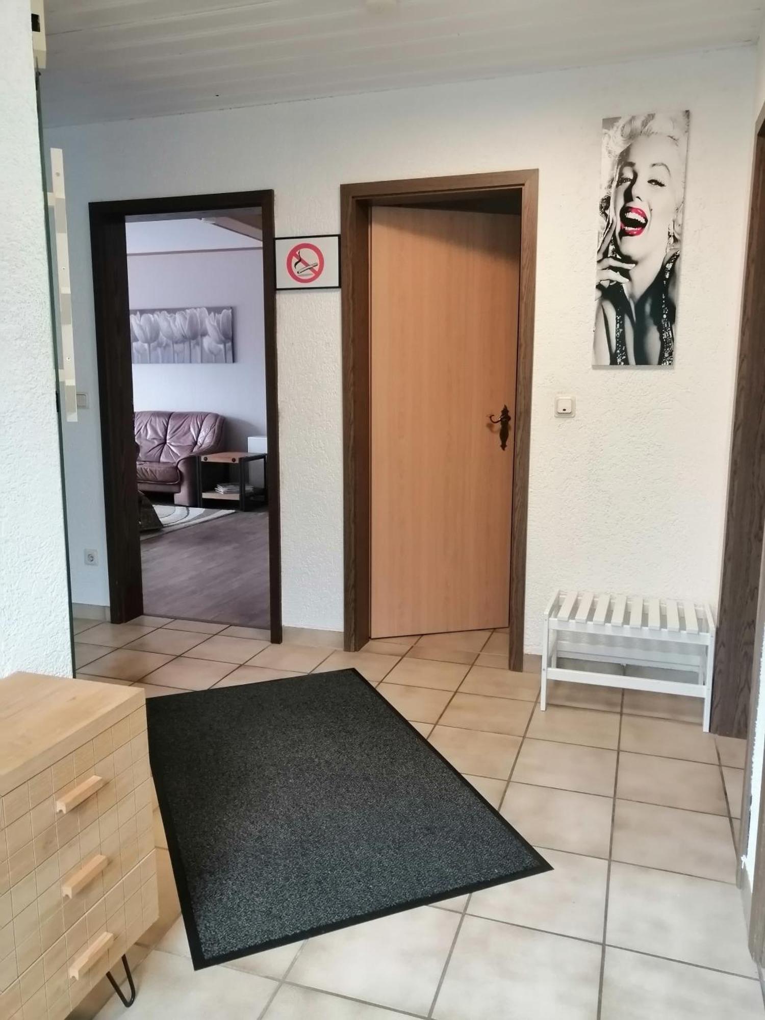 Haus Mohr - Ferienwohnung Im Taunus Weilmunster Bagian luar foto